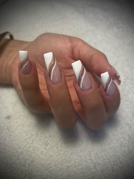 À Toulon | Manucure / gel / semi-permanent  | Les meilleures esthéticiennes