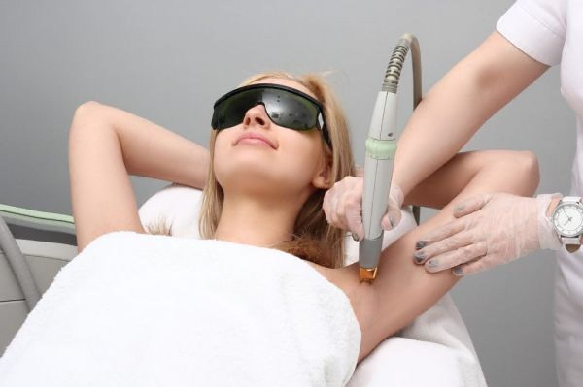 Épilation définitive au Laser à Tourcoing (59) Par Anne-Charlotte - Estheca