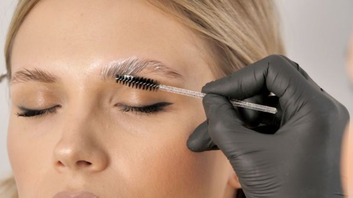 Brow Lift (Rehaussement de sourcils) à Angoulême (16) Par Sabrina - Estheca