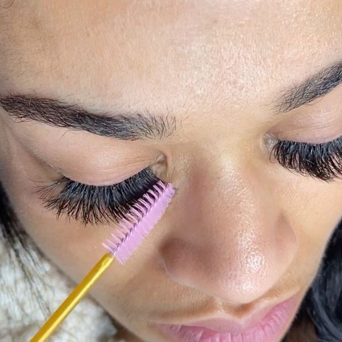 Extensions de cils à Meyzieu (69) Par Samantha - Estheca
