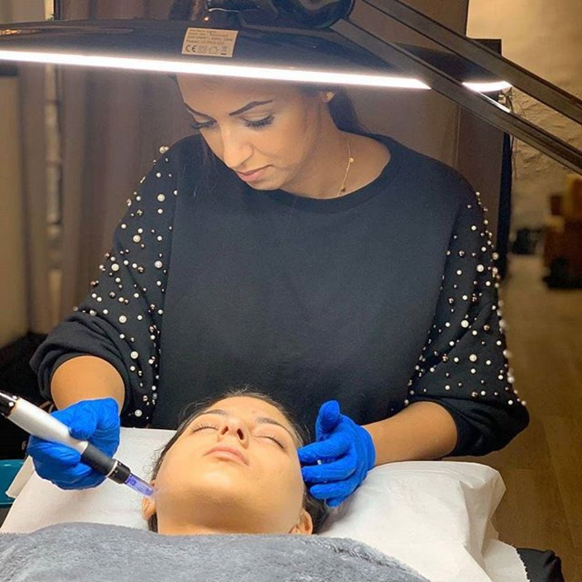 MicroNeedling BB Glow à Bondy (93) Par Laure - Estheca