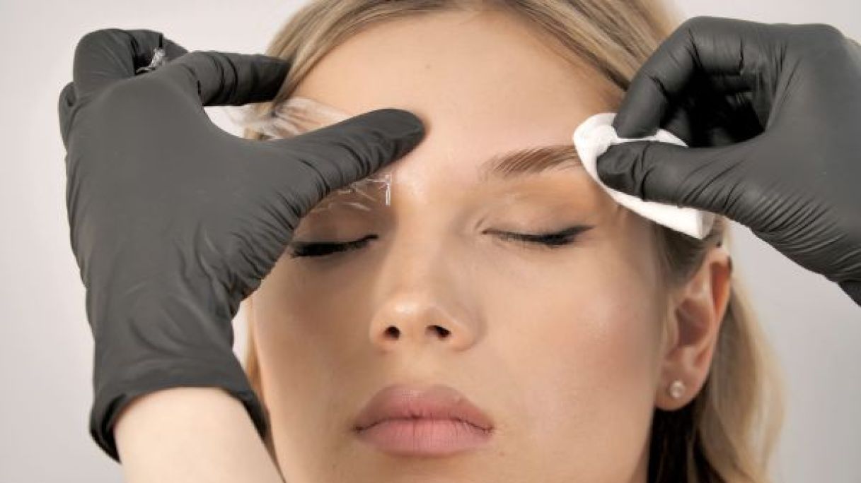 Browlift (Rehaussement de sourcils) à Nice (06) Par Feryel - Estheca