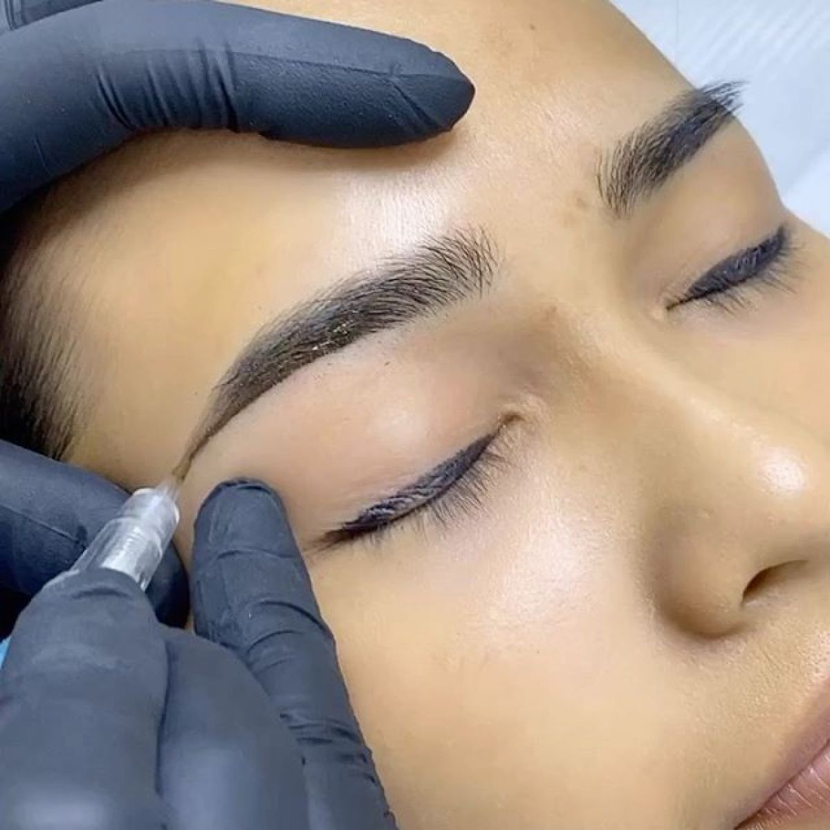 MicroBlading sourcils à Rezé (44) Par Mélody - Estheca