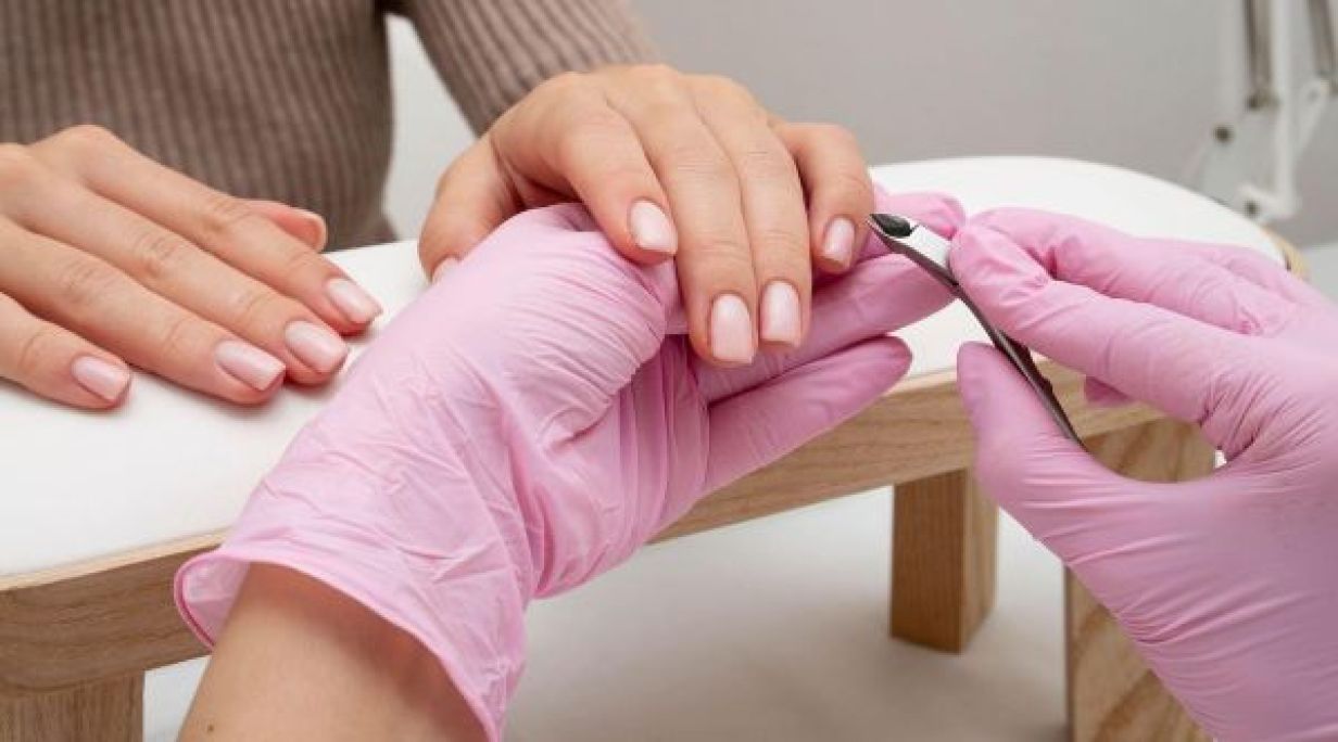 Manucure à Marseille (13) Par Isabelle - Estheca