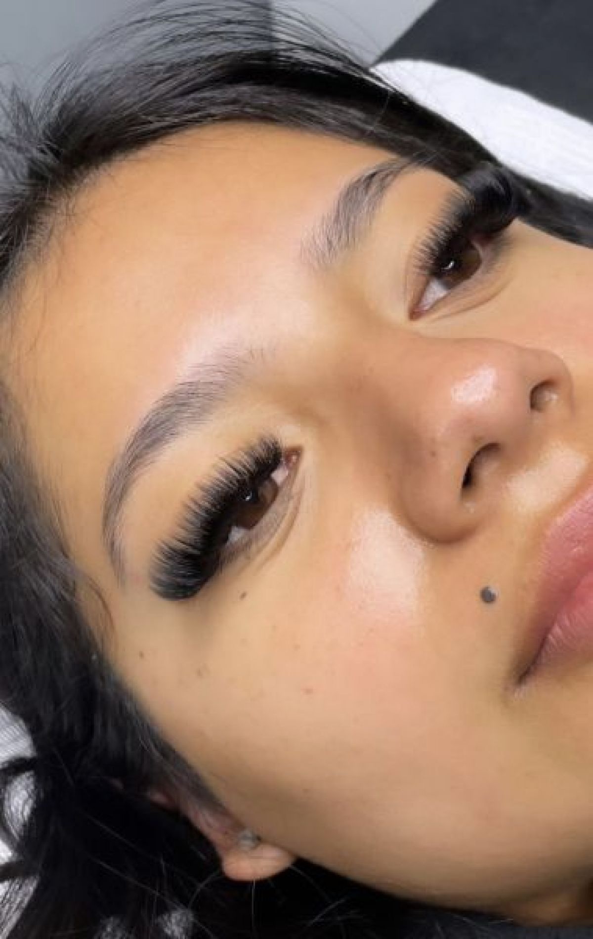 Extension de cils à Paris (75) Par Ines - Estheca