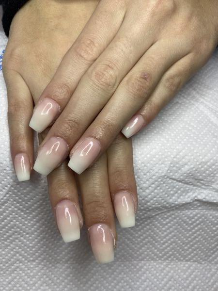 À Antibes | Manucure/semi permanent/gel | Les meilleures esthéticiennes