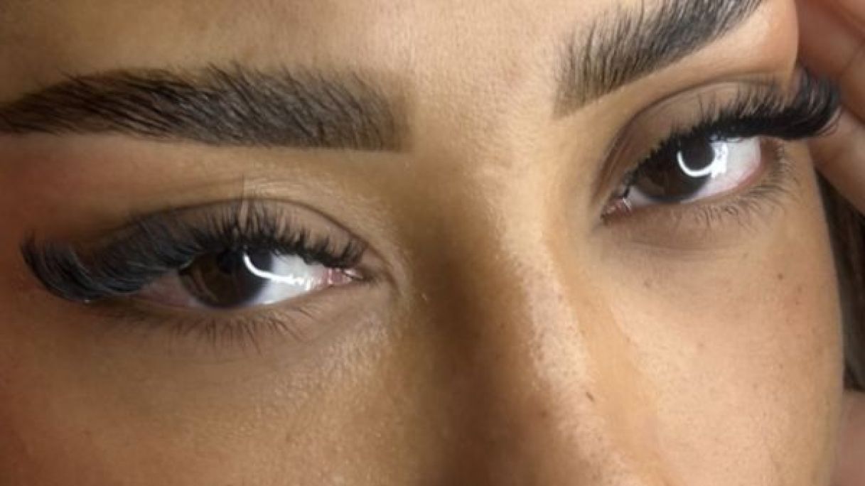 Extension de cils à Ferney-Voltaire (01) Par Sandra - Estheca