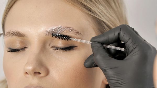 À Tampon | Browlift (rehaussement de sourcils) | Les meilleures esthéticiennes