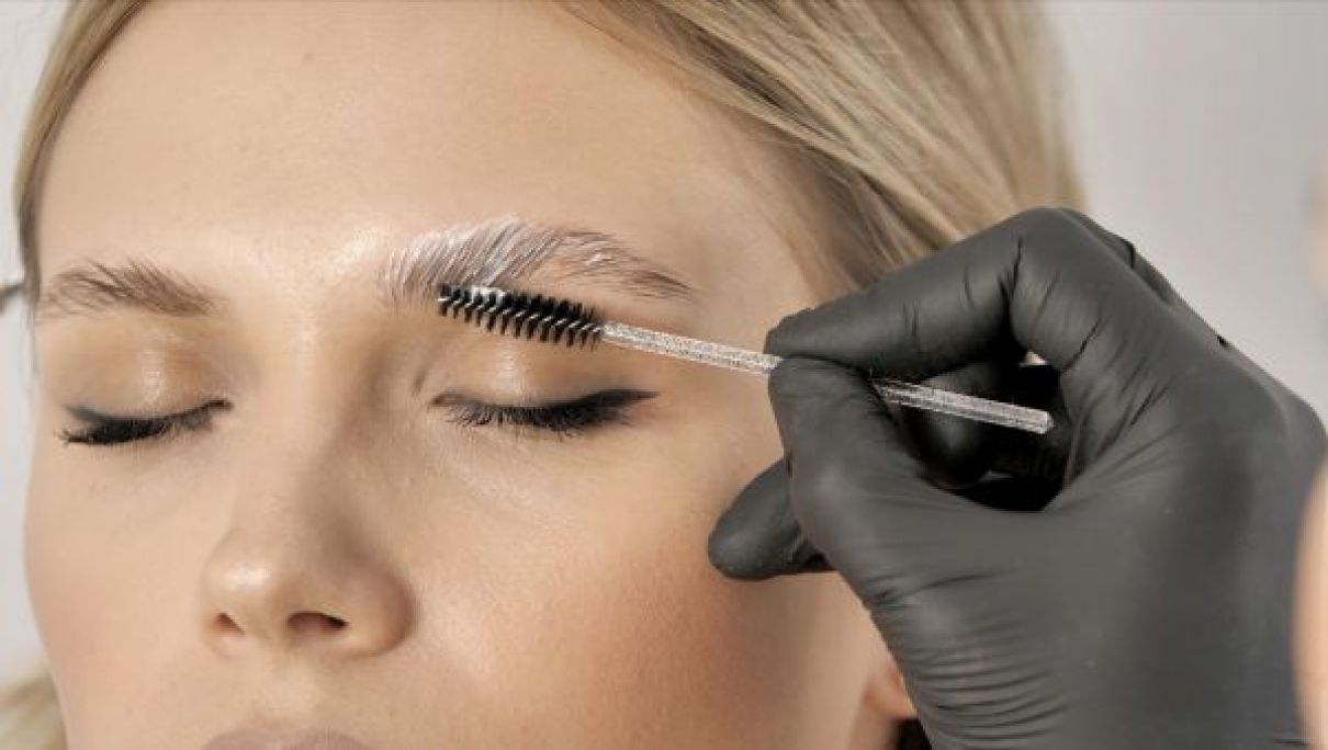 Browlift (rehaussement de sourcils) à Tampon (974) Par Audrey - Estheca