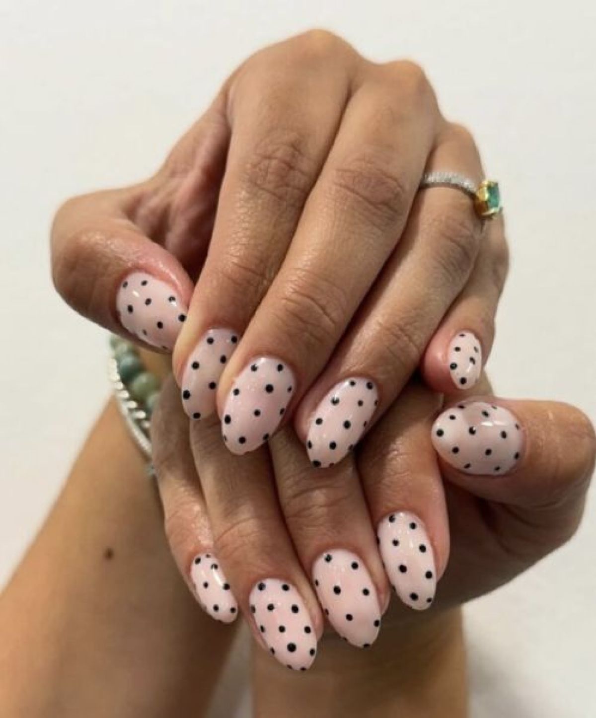 Manucure à Pacy-sur-Eure (27) Par Regiane - Estheca