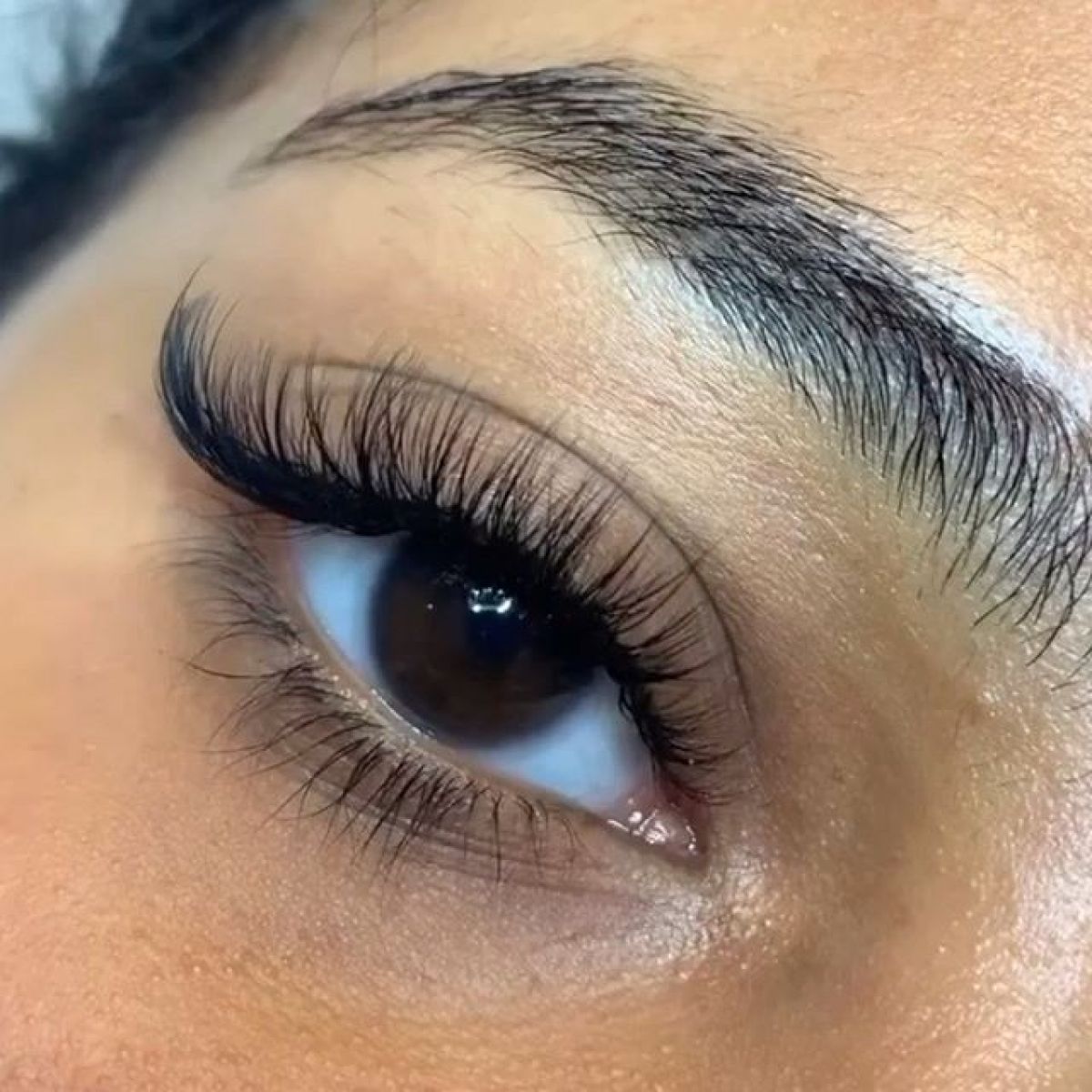 Extensions de cils à Neuilly-sur-Seine (92) Par Aurélie - Estheca