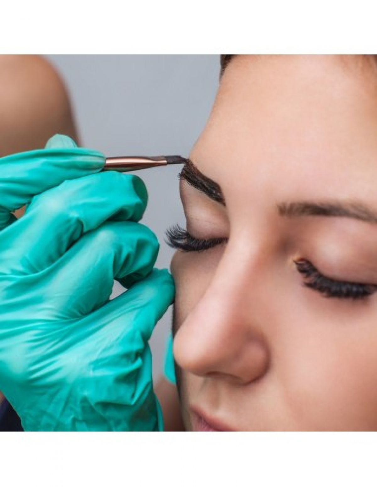 Teinture sourcils henné à Marseille (13) Par Rosalie - Estheca