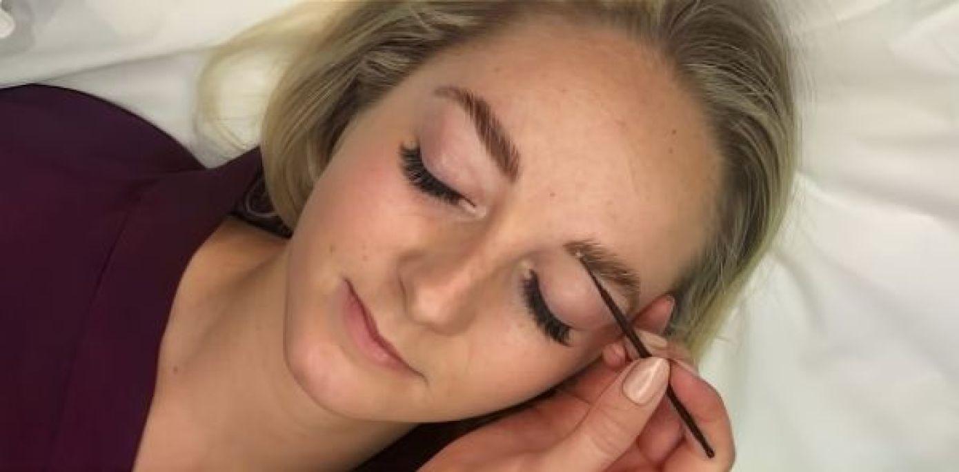 Browlift (rehaussement de sourcils) à Arnouville (95) Par Ashley - Estheca