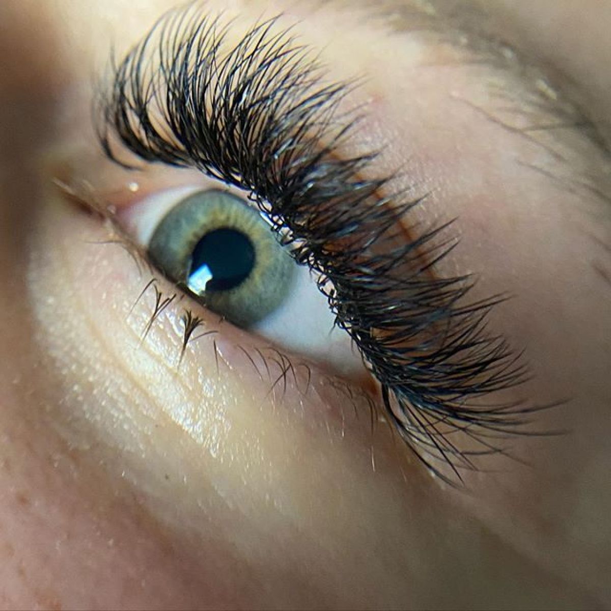 Extensions de cils à Bruz (35) Par Victoire - Estheca