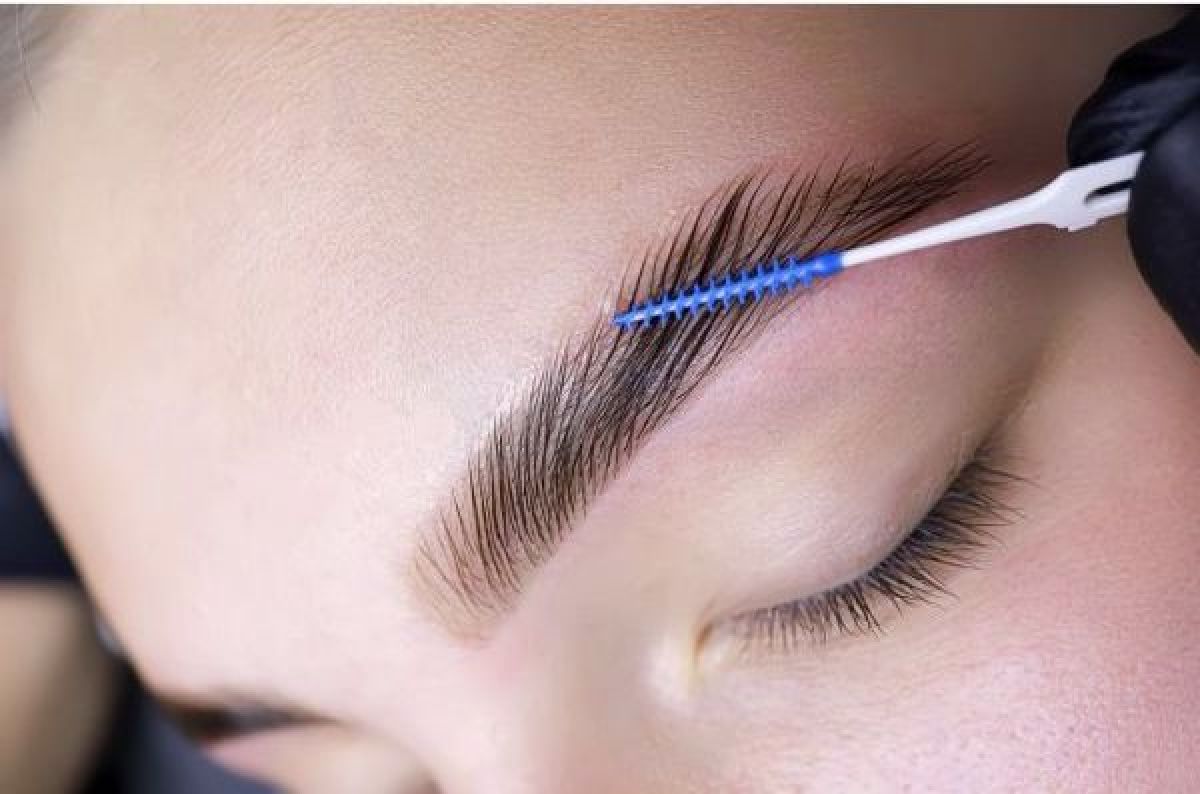 Browlift (rehaussement de sourcils) à Melun (77) Par Kaouthar - Estheca