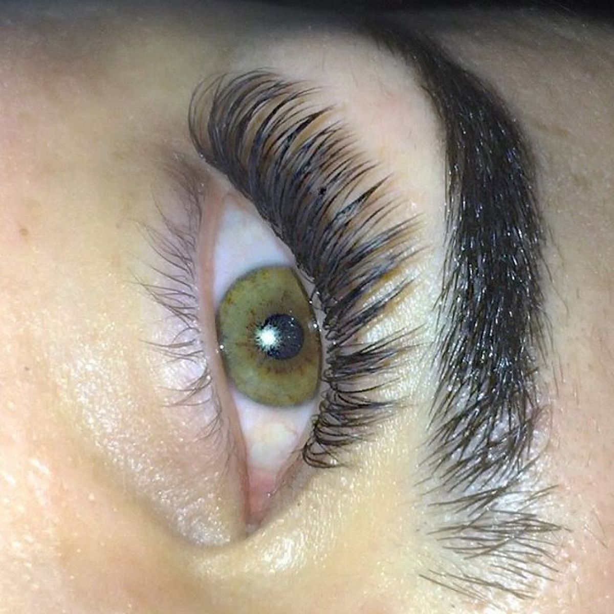 Extensions de cils à Carros (06) Par Charlotte - Estheca
