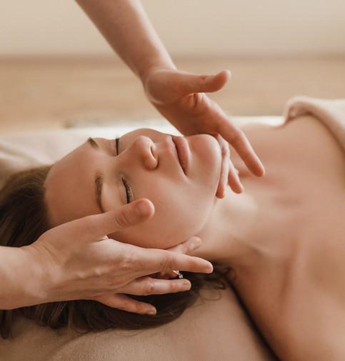 Stretching visage à Nîmes (30) Par Anouck - Estheca