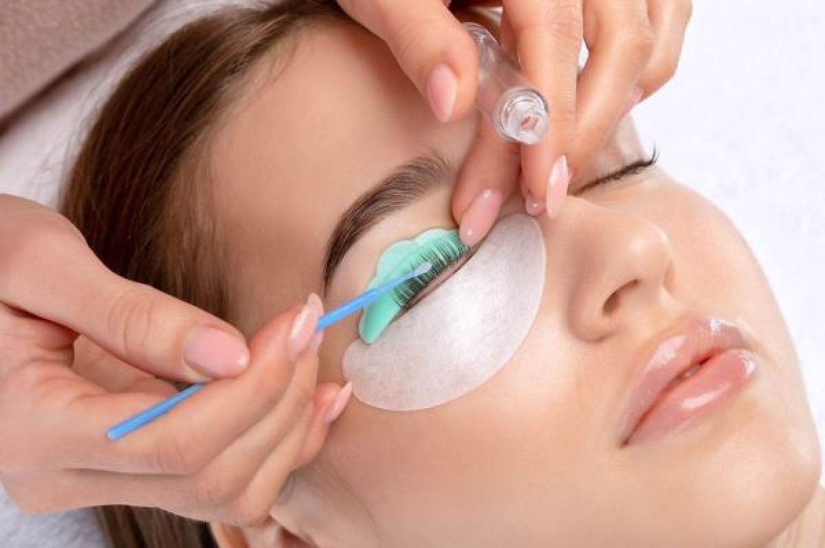 Rehaussement de cils à Toulon (83) Par Tisseme - Estheca