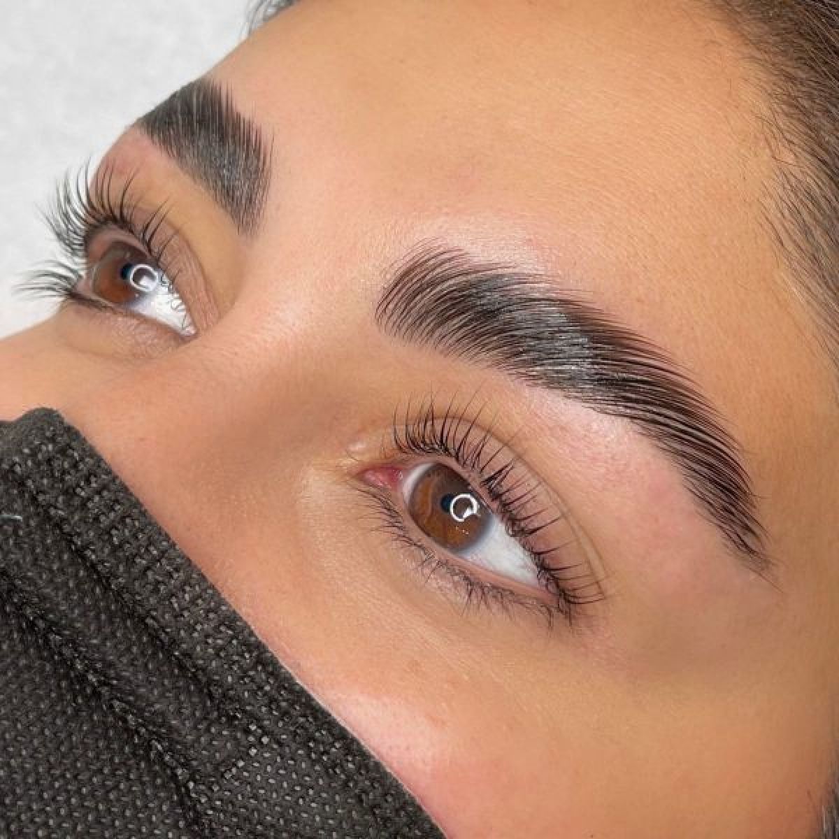 Browlift (rehaussement de sourcils) à Lagny-sur-Marne (77) Par Mary - Estheca