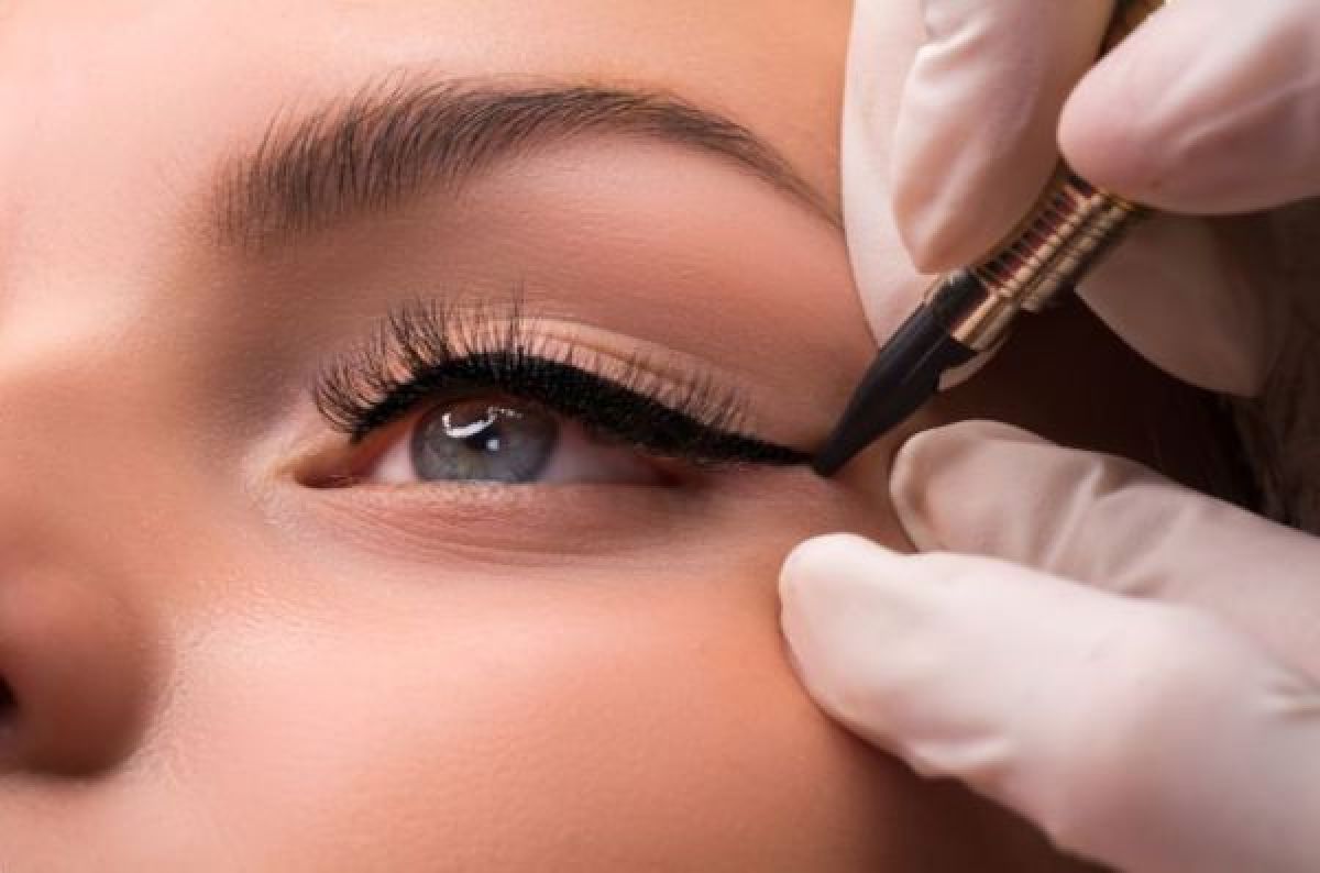 Maquillage semi permanent eye liner à Corbeil-Essonnes (91) Par Cristina - Estheca
