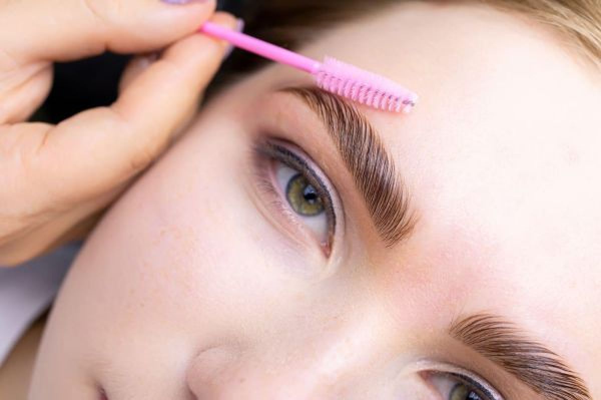 Browlift (rehaussement de sourcils) à Châtillon (92) Par Diana - Estheca