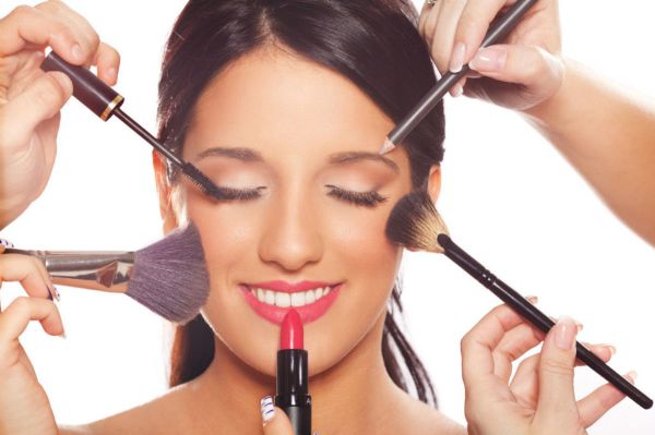 À Décines-Charpieu | Maquillage professionnel | Les meilleures esthéticiennes