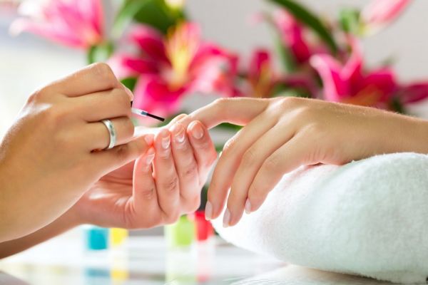 À Ris-Orangis | Manucure/ Semi Permanent/ Gel x | Les meilleures esthéticiennes