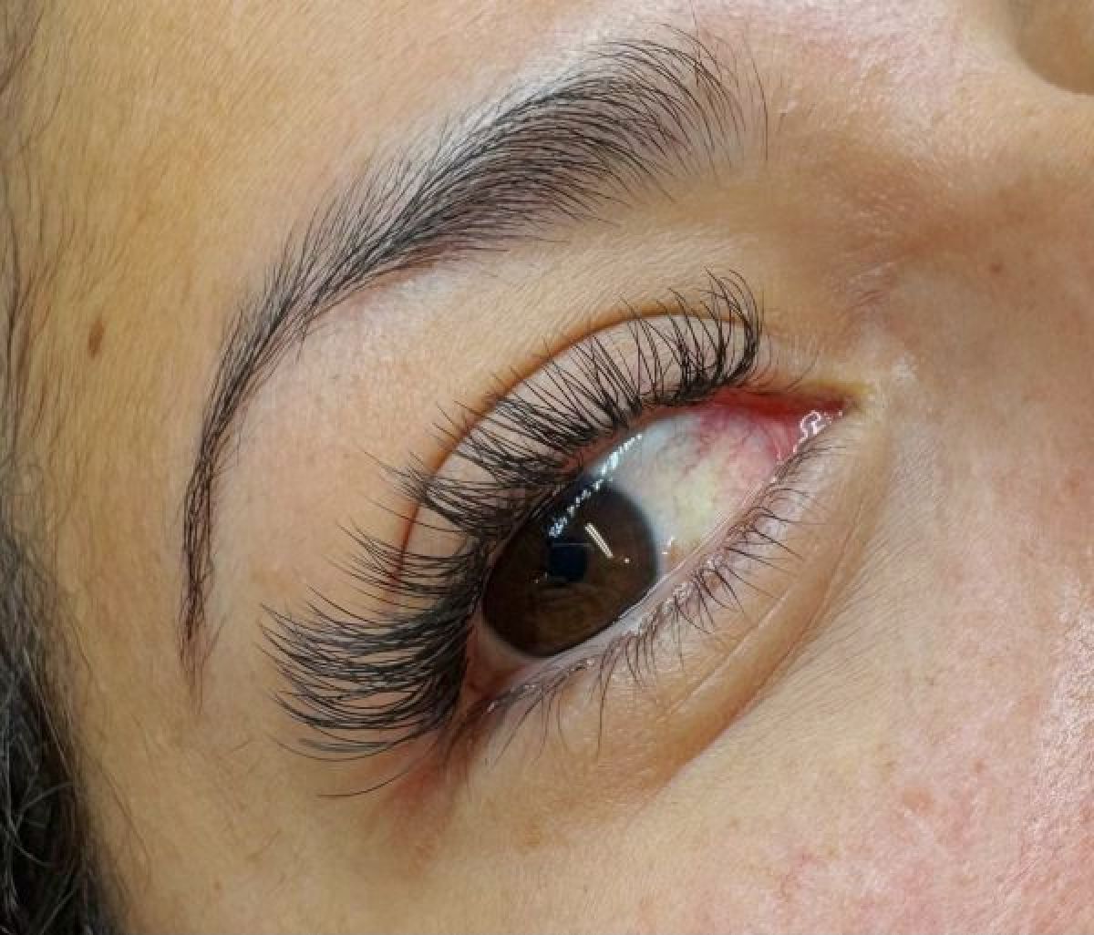 Extensions de cils à Valence (26) Par Laurine - Estheca