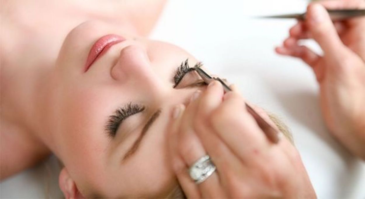 Extension de cils à Avignon (84) Par Maureen - Estheca