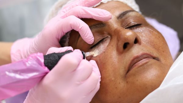 À Villeurbanne | Dermopigmentation cernes | Les meilleures esthéticiennes