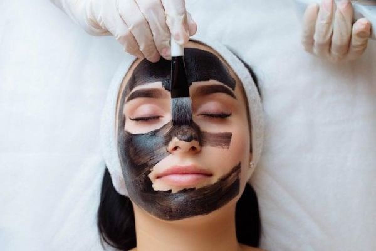 Carbon peel à Orly (94) Par Yasmina - Estheca