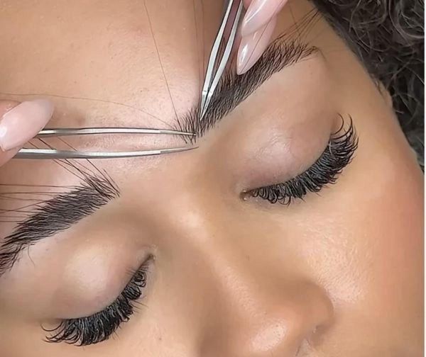 À Mantes-la-Ville | Extension de sourcils | Les meilleures esthéticiennes