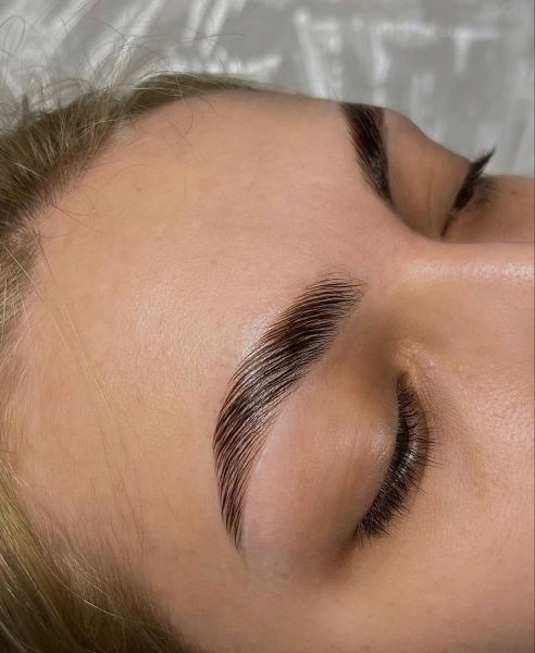 À Groslay | Browlift (rehaussement de sourcils) | Les meilleures esthéticiennes