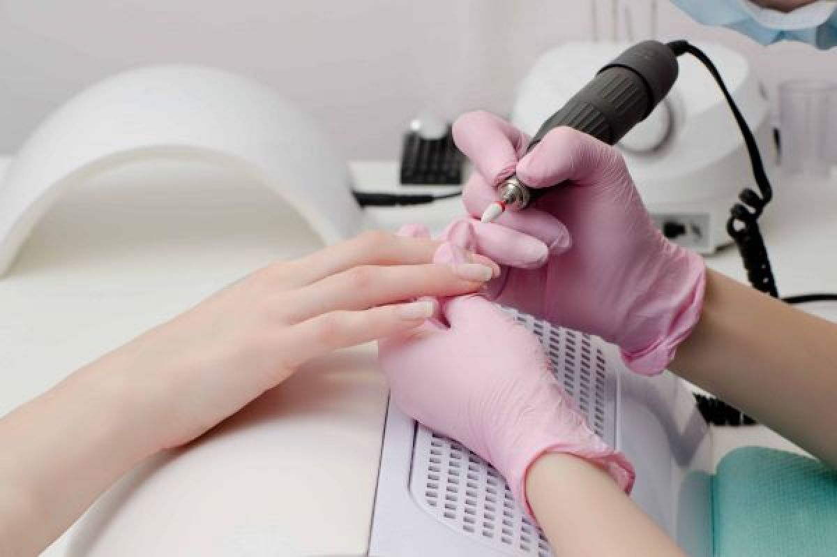 Manucure / Semi-permanent  à Mandelieu-la-Napoule (06) Par Marine - Estheca