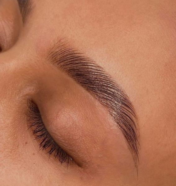 À Bordeaux | Browlift | Les meilleures esthéticiennes