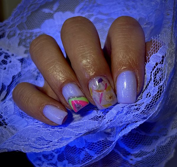 À Roeulx | Manucure / semi permanent / chablon | Les meilleures esthéticiennes