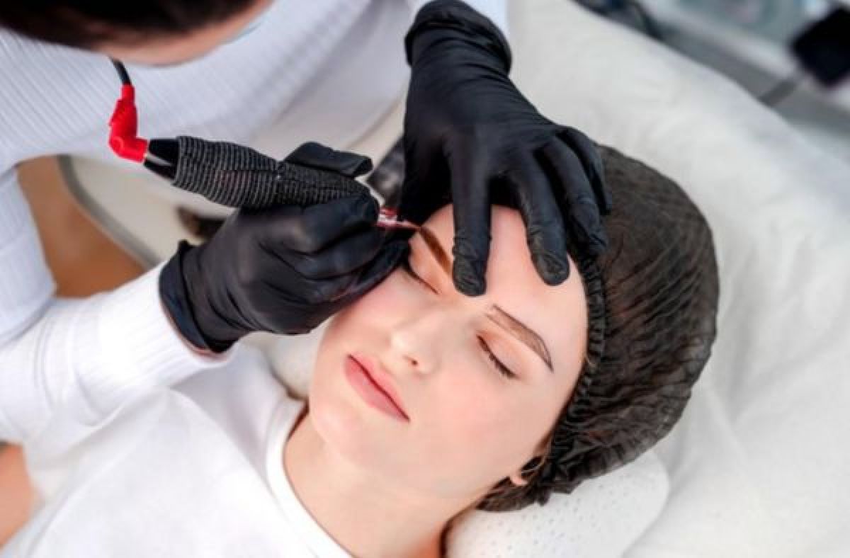 Microshading (ombre brows) à Bourg-en-Bresse (01) Par Solina - Estheca