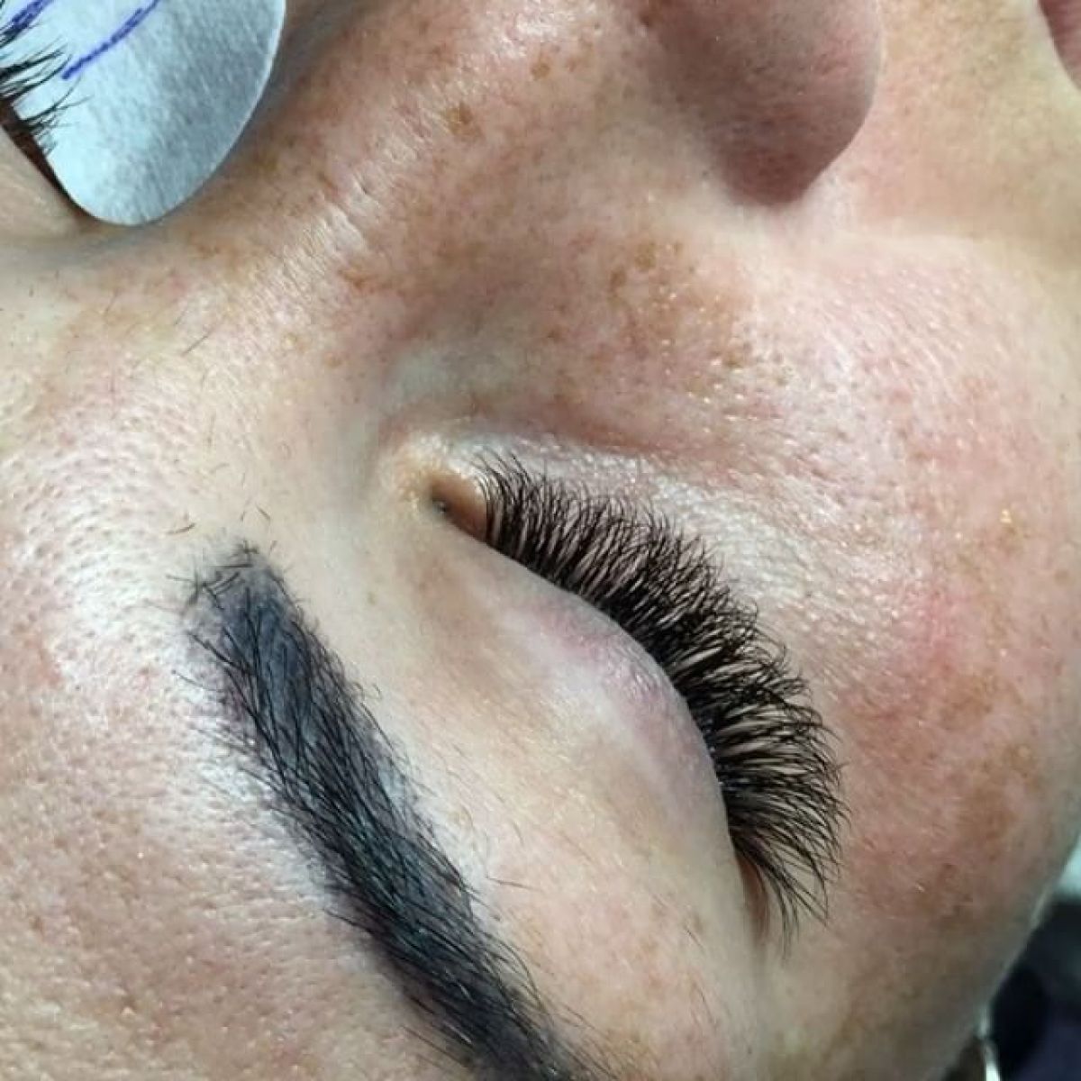 Extensions de cils à Brunoy (91) Par Angelique - Estheca