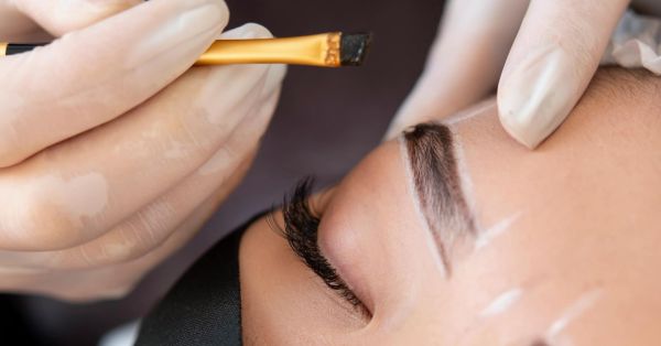 À Annemasse | Teinture hybride sourcils | Les meilleures esthéticiennes