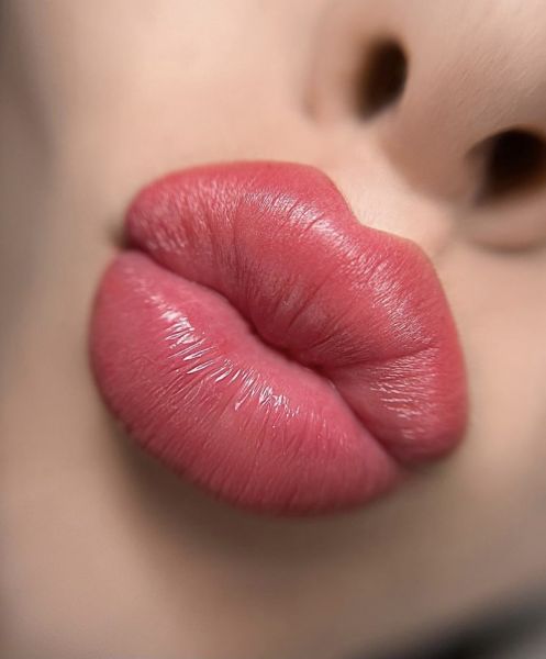 À Rennes | CANDY-GLOSSY LIPS | Les meilleures esthéticiennes