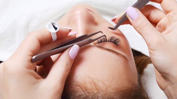 À Claye-Souilly | Extensions de cils | Les meilleures esthéticiennes