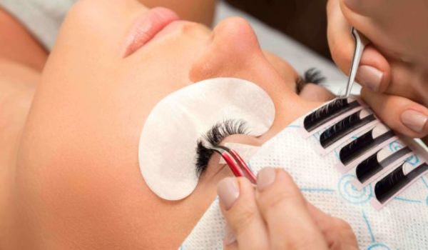 À La Roche-sur-Yon | Extension de cils | Les meilleures esthéticiennes