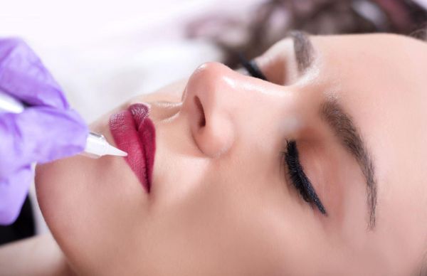 À Paris | Maquillage permanent (lèvres, eyliner) | Les meilleures esthéticiennes