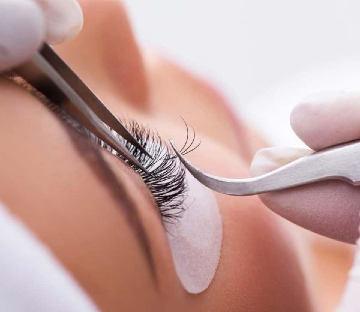 Extension de cils à Meaux (77) Par Mélanie - Estheca