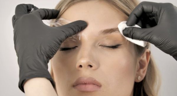 À Rognac | Browlift (rehaussement de sourcils) | Les meilleures esthéticiennes