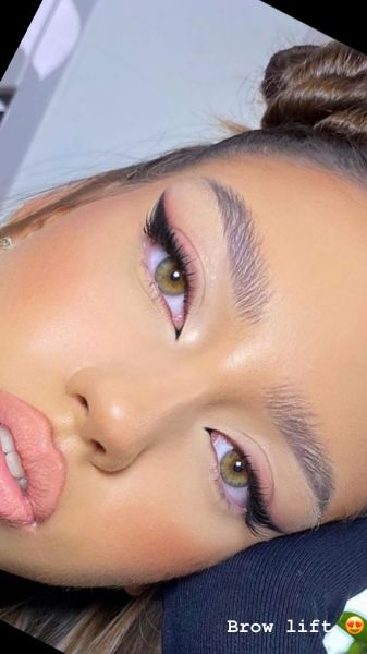 À Grenoble | Brow lift (rehaussement de sourcils) | Les meilleures esthéticiennes