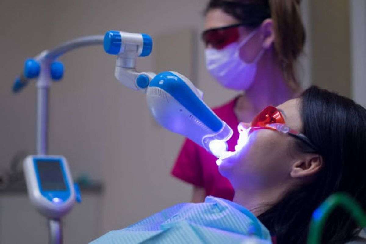 Formation blanchiment dentaire à Corbeil-Essonnes (91) Par Safia - Estheca