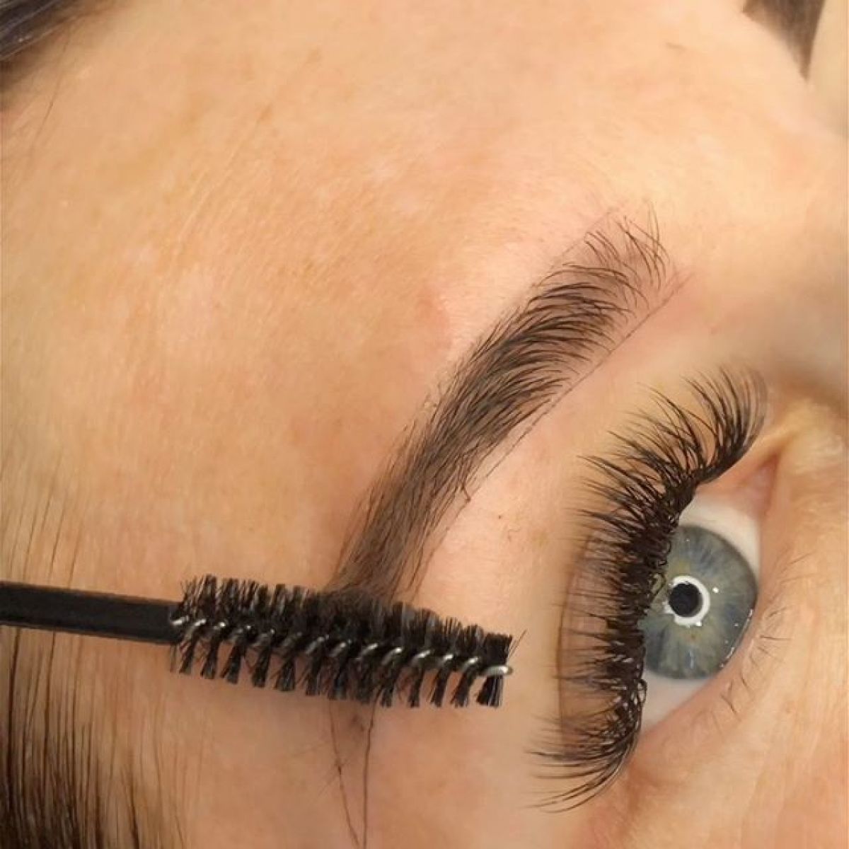 MicroBlading sourcils à Estrées-Saint-Denis (60) Par Soraya - Estheca