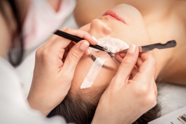 À Dammarie-les-Lys | Formation extension de cils  | Les meilleures esthéticiennes