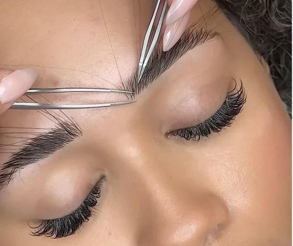 À Colombelles | Extensions de sourcils | Les meilleures esthéticiennes
